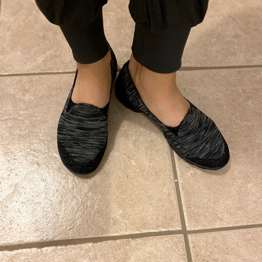 Sketchers memory foam slip on shoes size 7.5 women’s